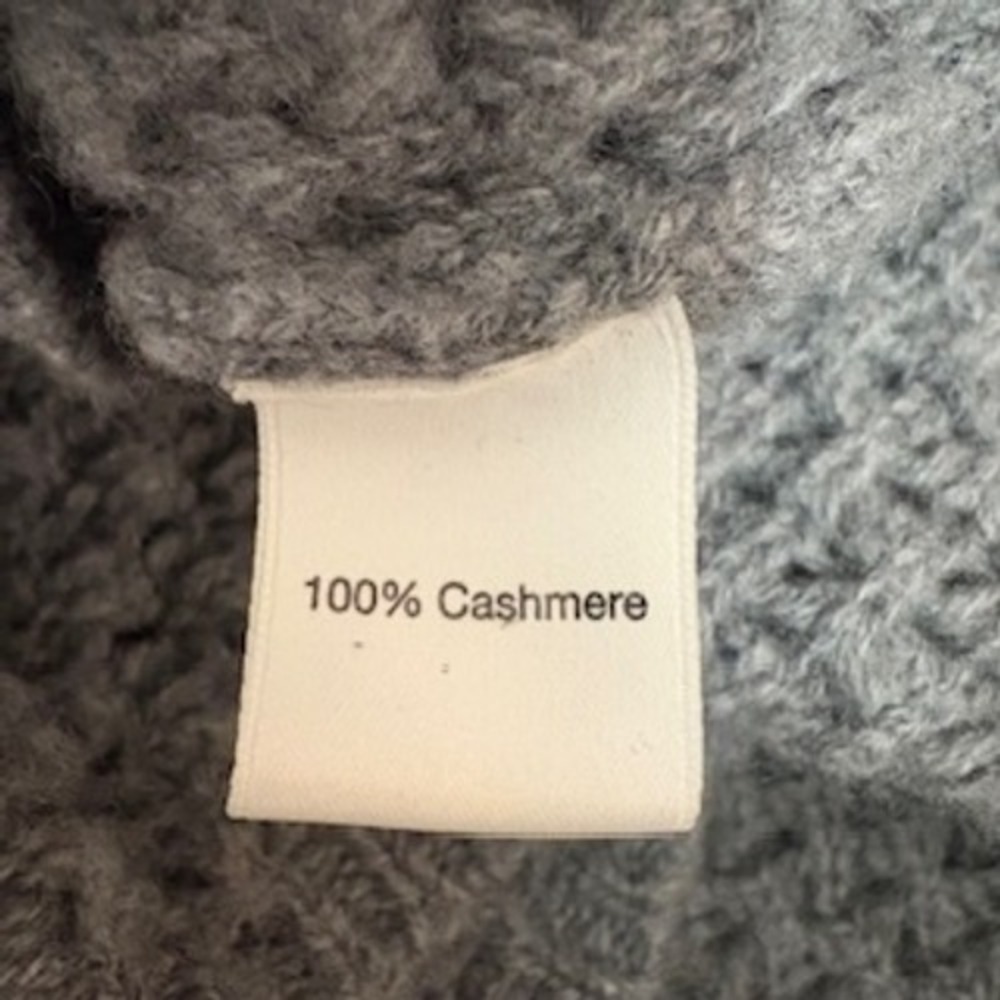 RED Saks Fifth Avenue 100% Cashmere Sweater XS Grey Beige Knit Long Sleeve - Picture 6 of 7
